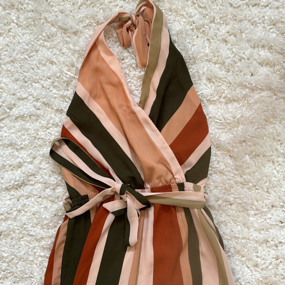 Halter top romper - Picture 2 of 5